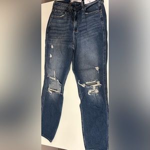 Holister curvy high rise mom jeans, size 5, brand new w/ tags